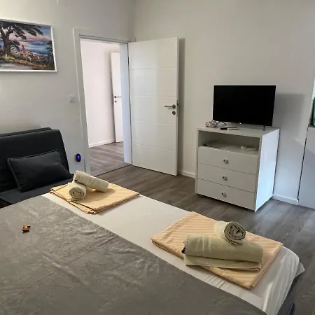 Apartament Zdrava