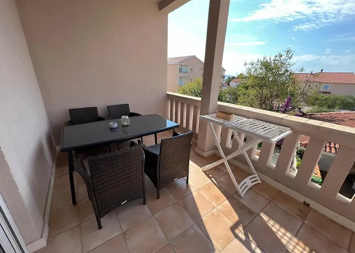 Apartament Zdrava *