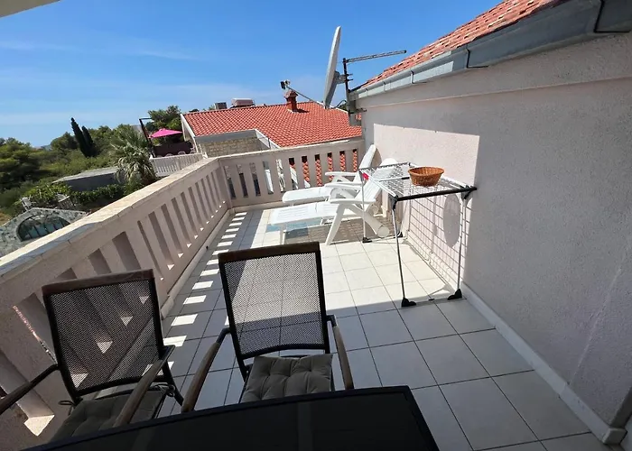 Apartament Zdrava *